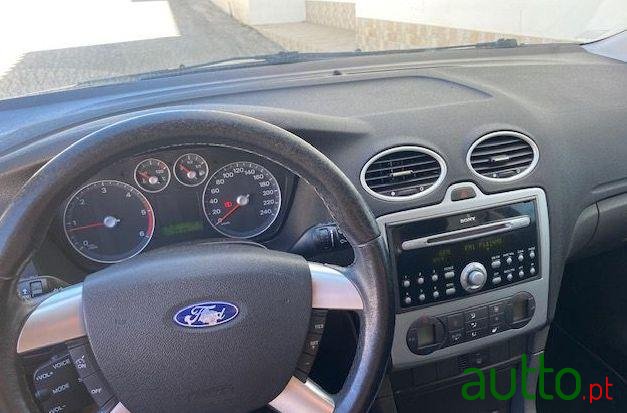 2006' Ford Focus Sw photo #3