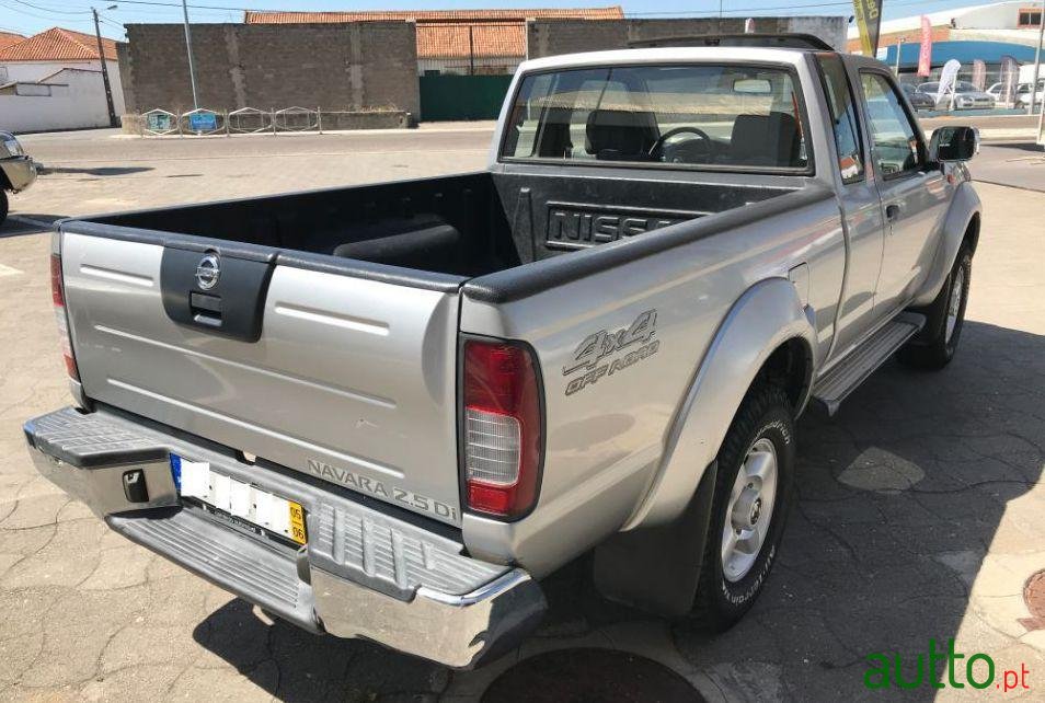 2005' Nissan Navara photo #3