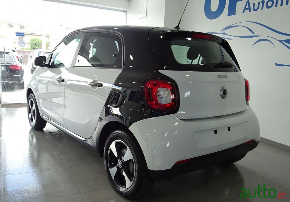 2019' Smart Forfour photo #3