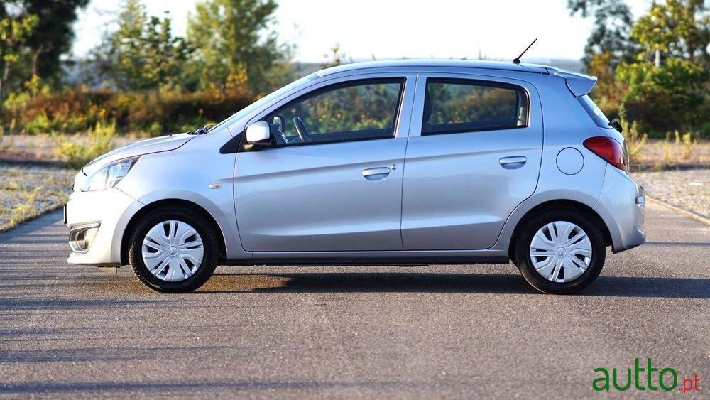 2019' Mitsubishi Space Star photo #4