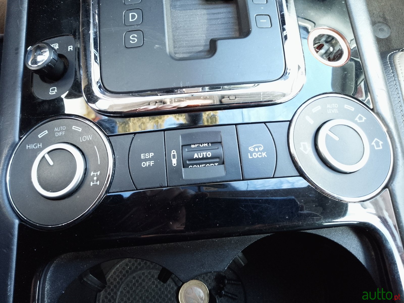 2007' Volkswagen Touareg Car with Android and Carplay photo #6
