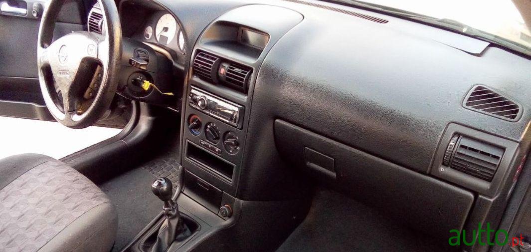 2002' Opel Astra Caravan photo #3