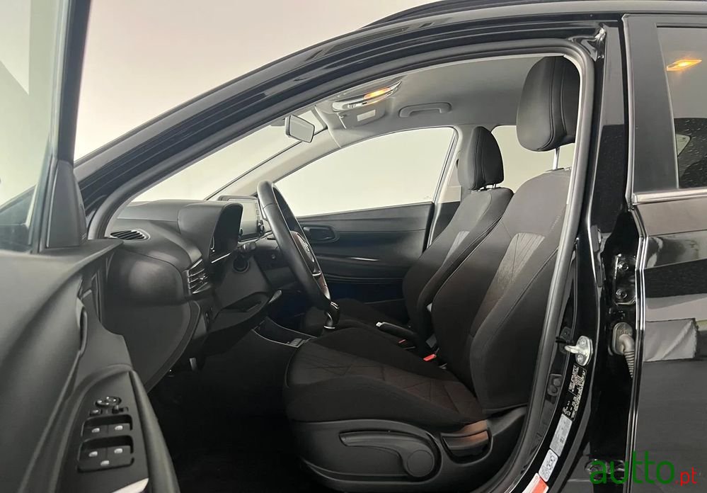 2022' Hyundai Bayon 1.0 T-Gdi Premium photo #5