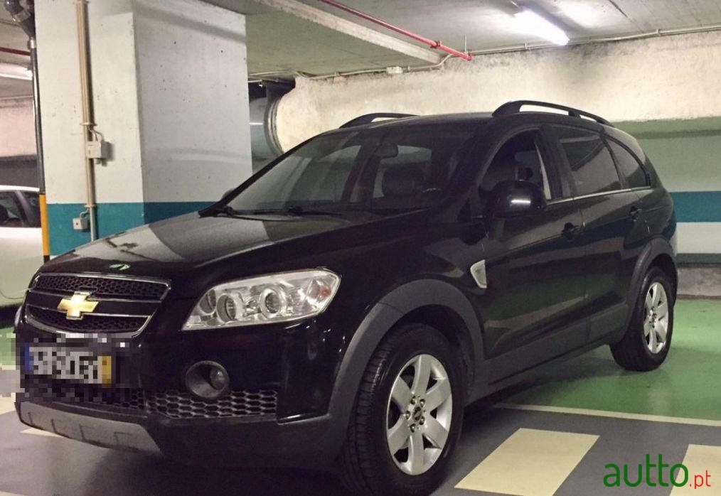 2007' Chevrolet Captiva 2.0 Vcdi Seven photo #2