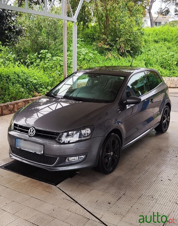 2013' Volkswagen Polo photo #2