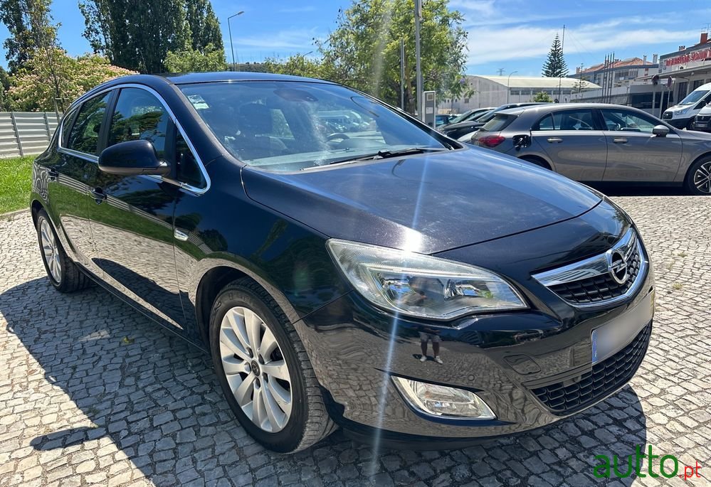 2010' Opel Astra 1.7 Cdti Enjoy photo #3
