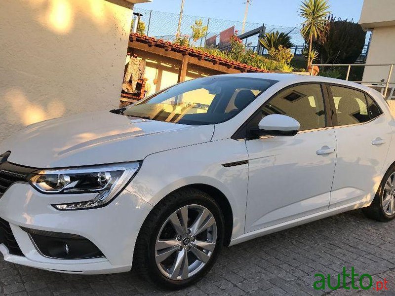 2016' Renault Megane photo #2