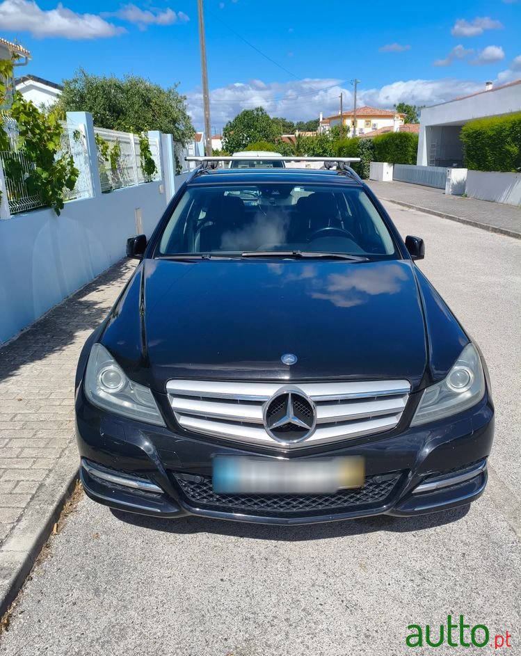 2012' Mercedes-Benz Classe C photo #1
