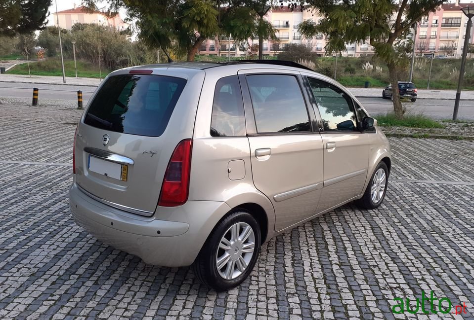 2006' Lancia Musa photo #2