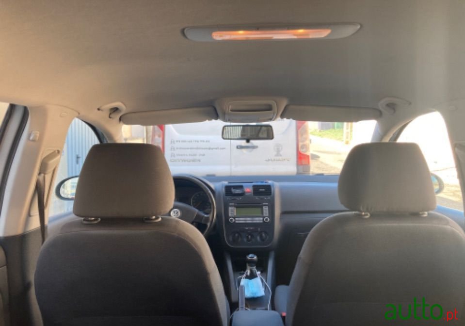 2006' Volkswagen Golf photo #6