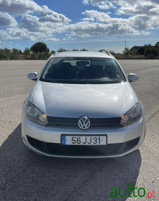 2010' Volkswagen Golf Variant photo #2