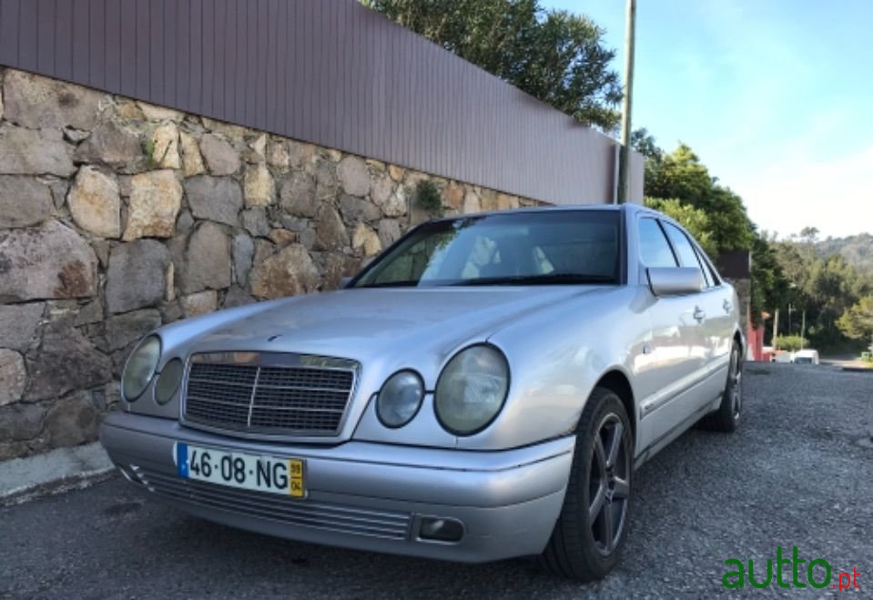 1999' Mercedes-Benz E-200 photo #1