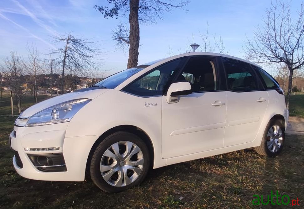 2013' Citroen C4 Picasso photo #1