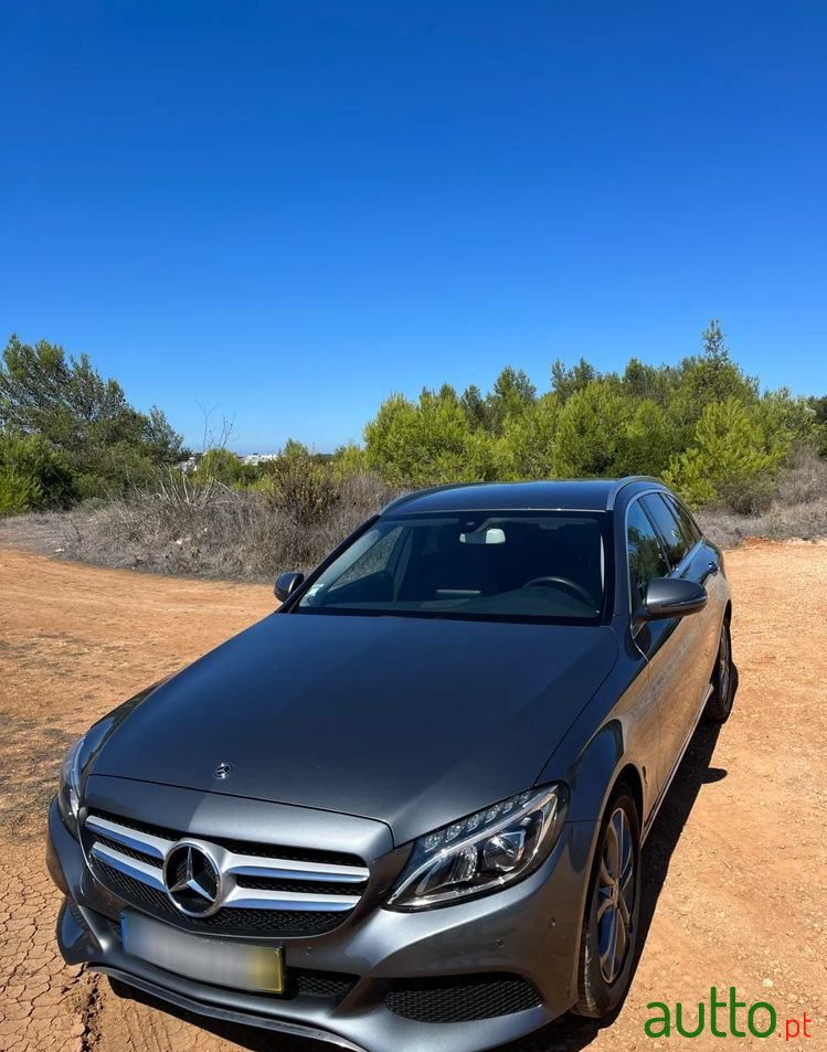 2017' Mercedes-Benz Classe C photo #2