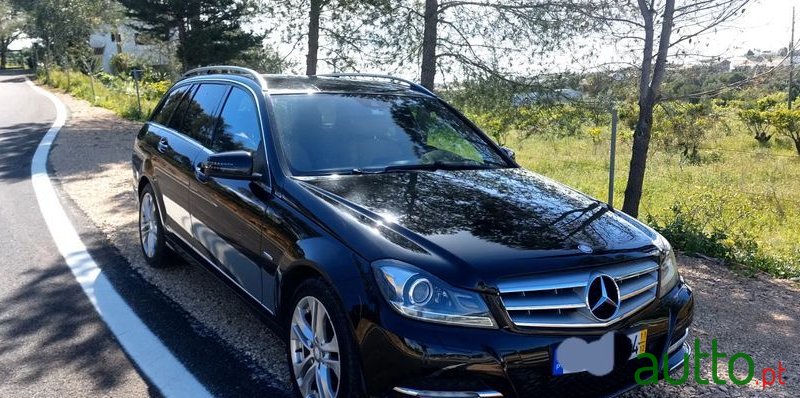 2012' Mercedes-Benz Classe C photo #1