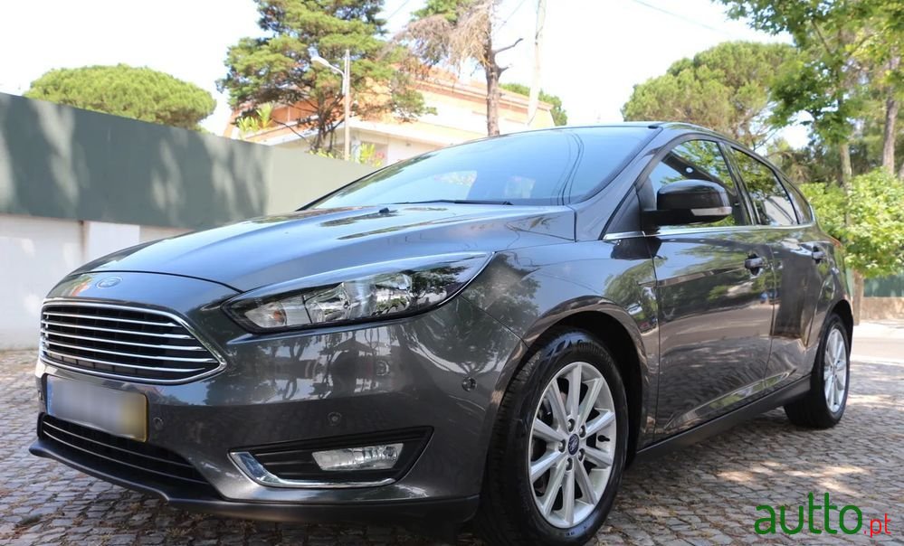 2015' Ford Focus 1.0 Scti Titanium photo #2