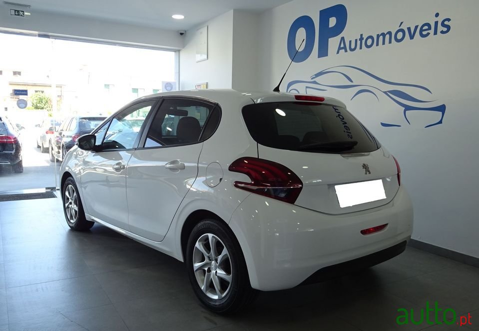 2016' Peugeot 208 photo #3