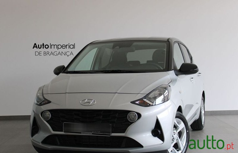 2022' Hyundai i10 1.0 Comfort (Tt) photo #1