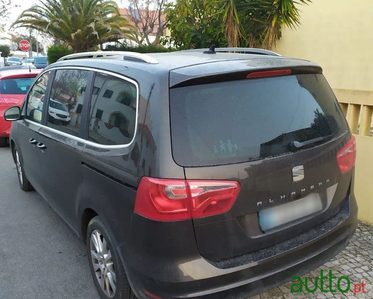 2014' SEAT Alhambra photo #5