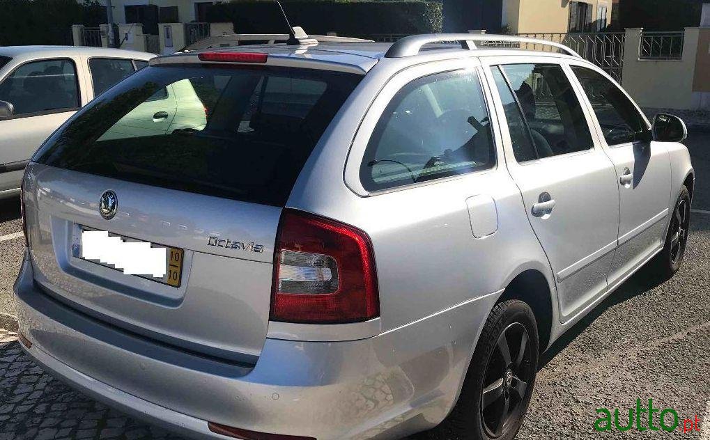 2010' Skoda Octavia Break photo #3