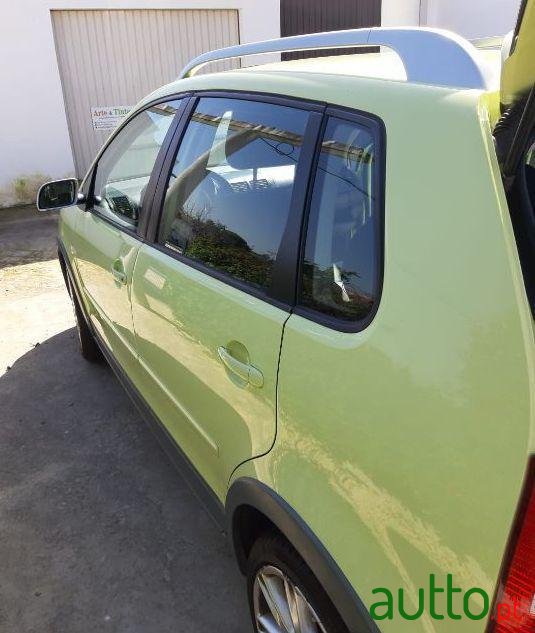 2004' Volkswagen Polo Fun photo #4