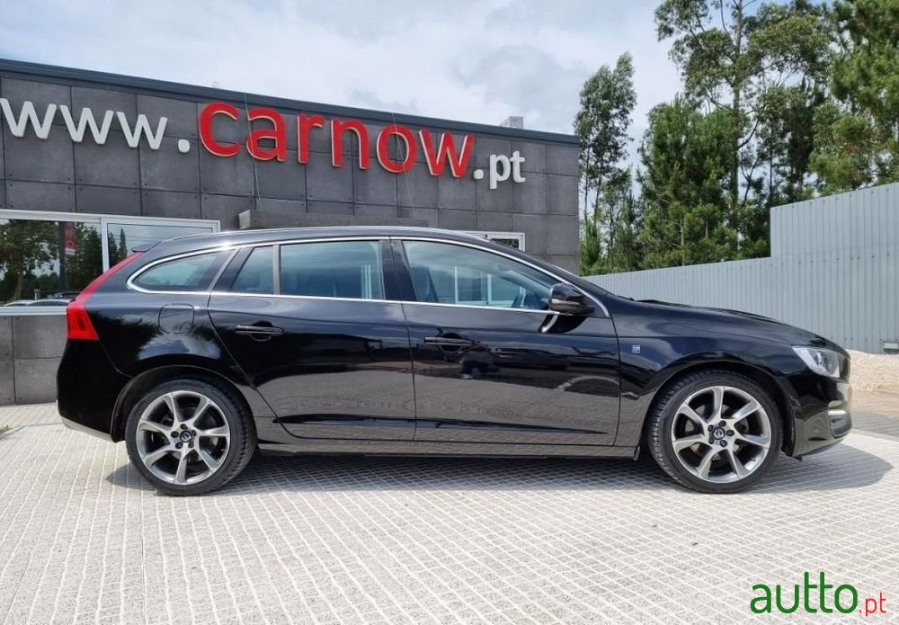 2016' Volvo V60 2.0 D2 Vor photo #4