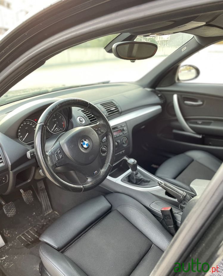 2009' BMW Série 1 D Pack M photo #6