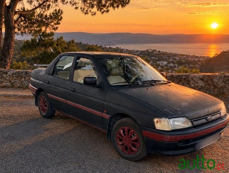 1992' Ford Orion 1.4 Clx photo #2