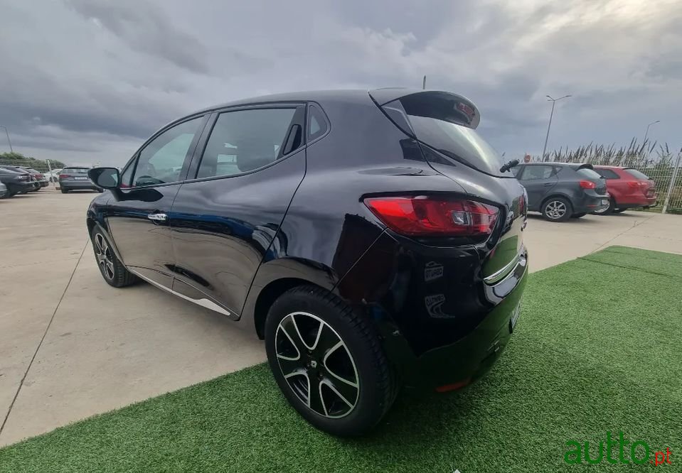 2015' Renault Clio photo #4