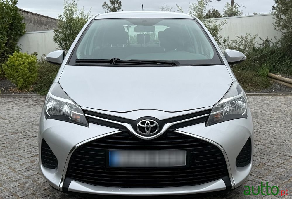 2017' Toyota Yaris photo #3