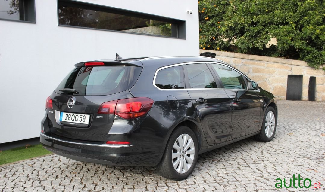 2015' Opel Astra Sports Tourer photo #6