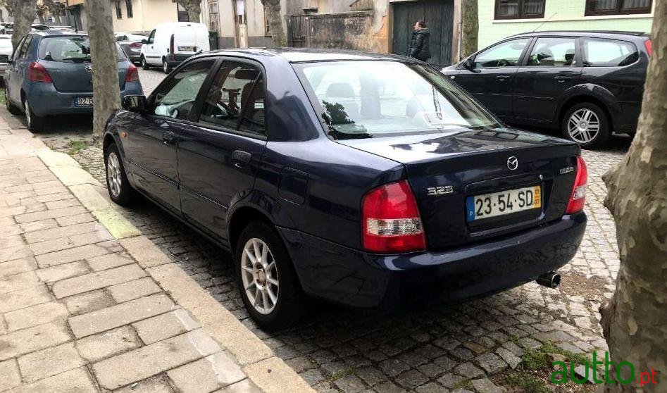 2001' Mazda 323 photo #5