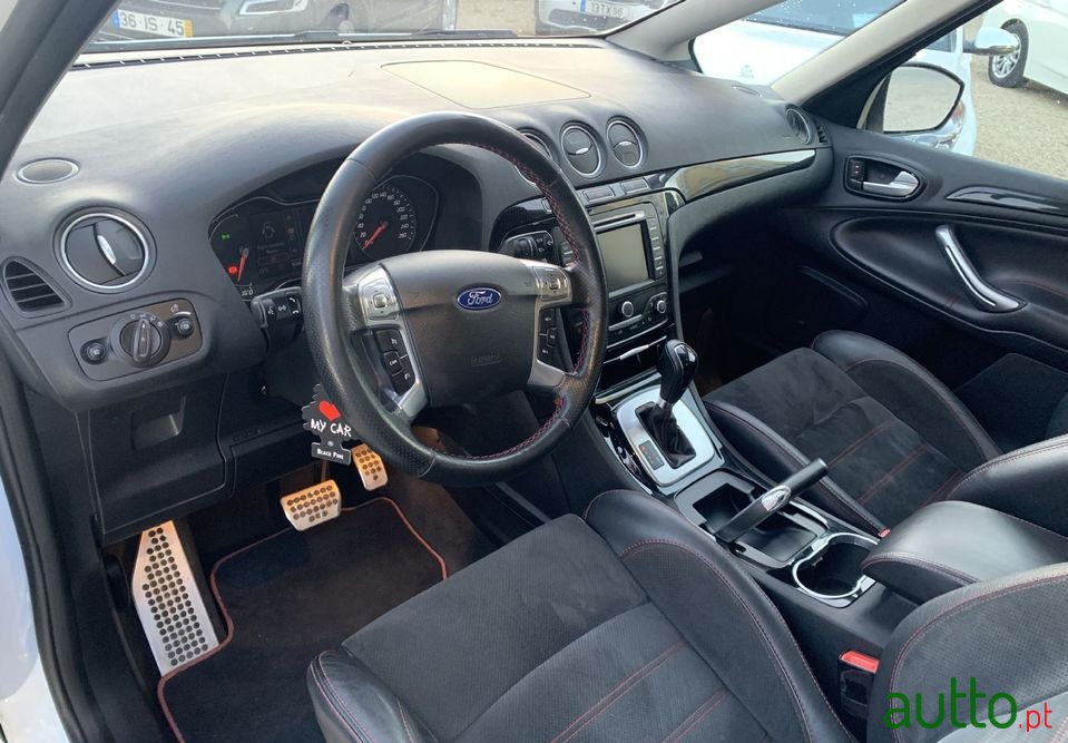 2014' Ford S-Max photo #2