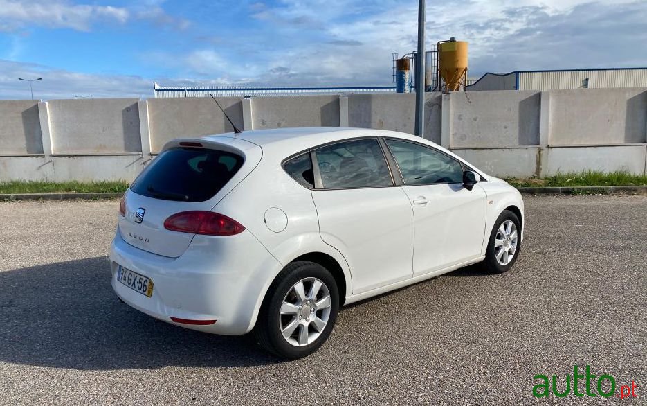 2008' SEAT Leon photo #2