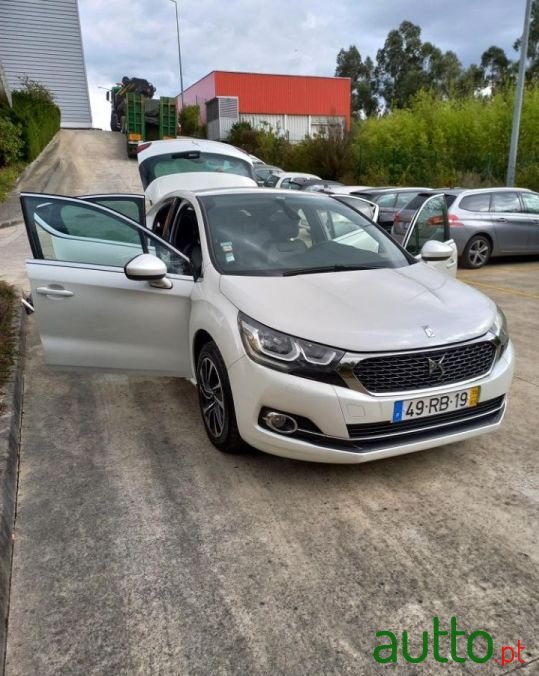 2016' DS Automobiles Ds4 photo #3