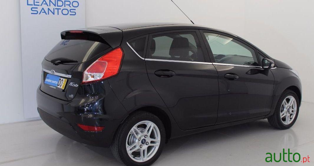 2015' Ford Fiesta 1.0 Ti-Vct Titanium photo #2