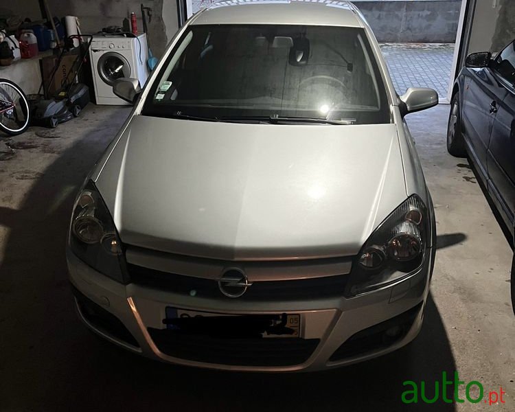 2005' Opel Astra 1.3 Cdti Elegance photo #5