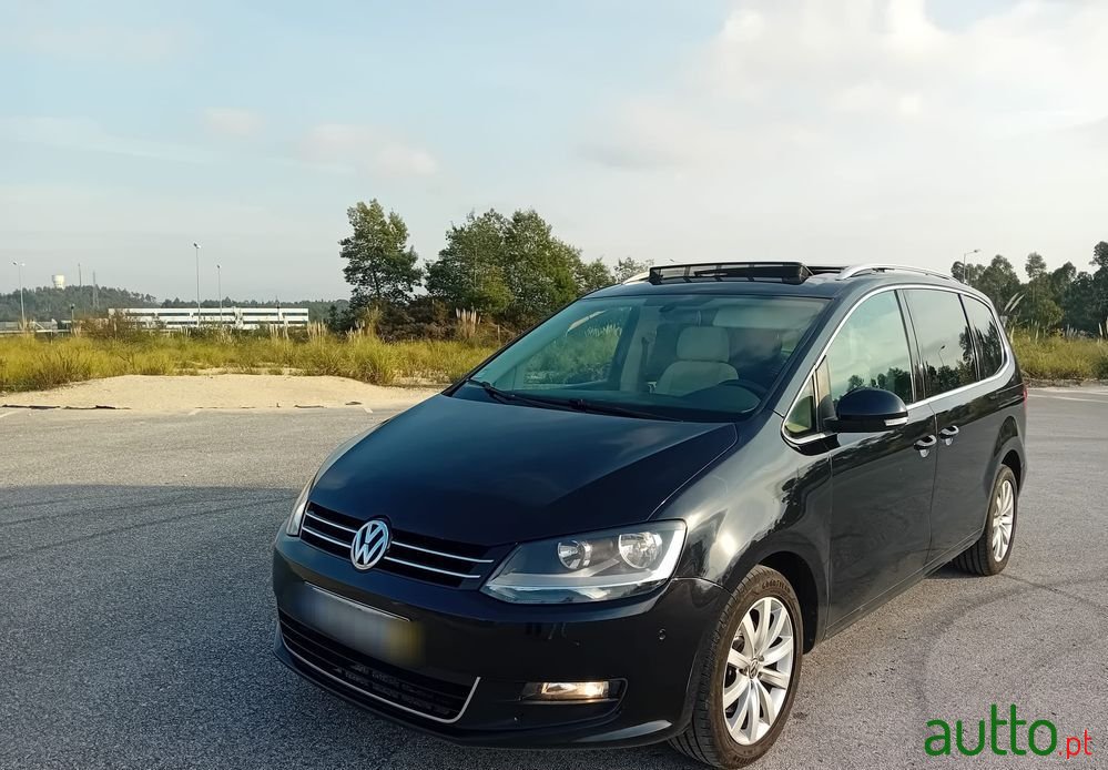 2011' Volkswagen Sharan 2.0 Tdi Highline photo #1