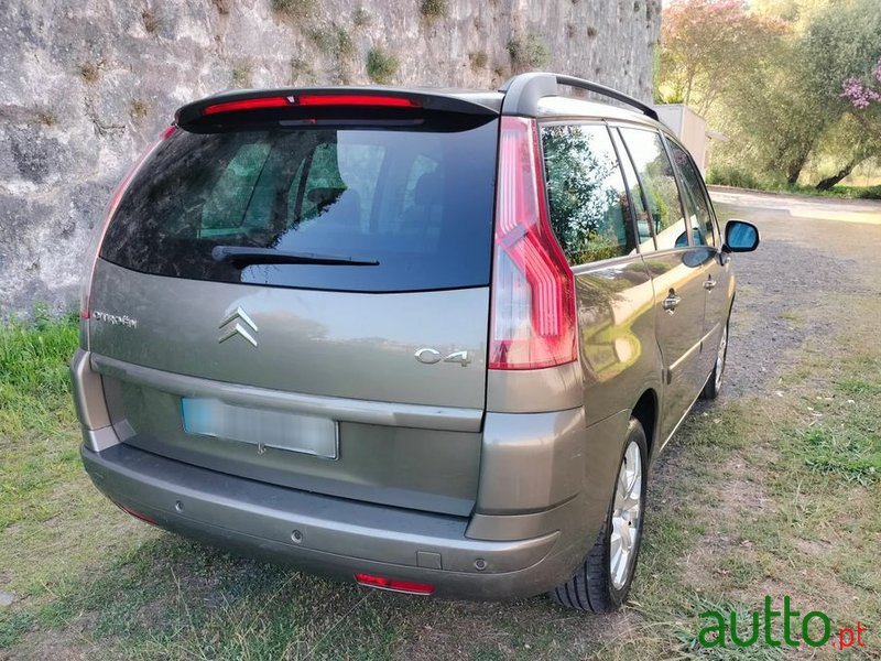 2007' Citroen C4 Grand Picasso photo #3