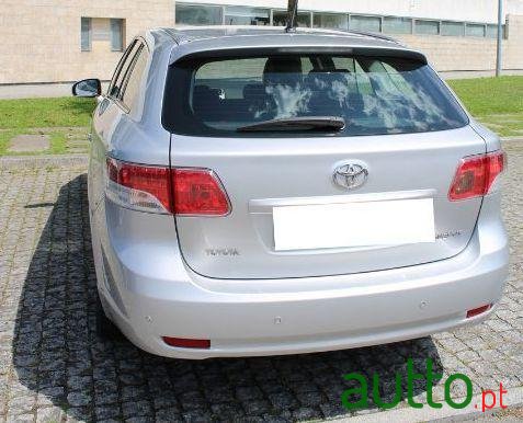 2010' Toyota Avensis photo #3