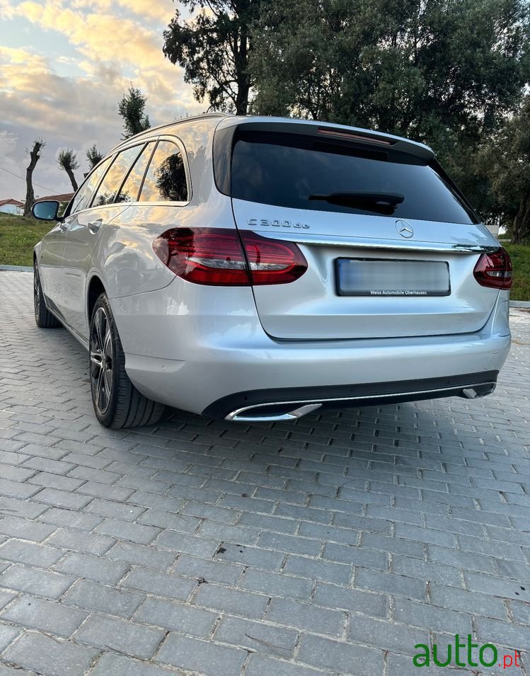 2020' Mercedes-Benz C 300 De Avantgarde photo #3