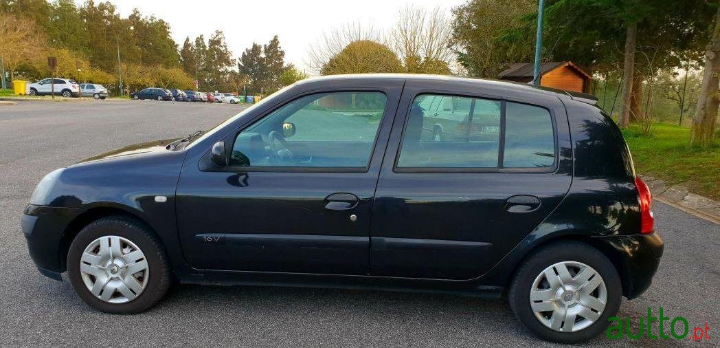 2006' Renault Clio 1.2 16V photo #2