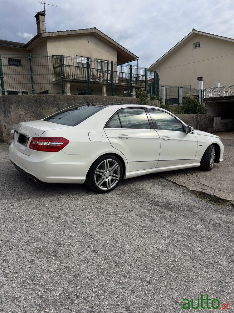 2009' Mercedes-Benz Classe E photo #4