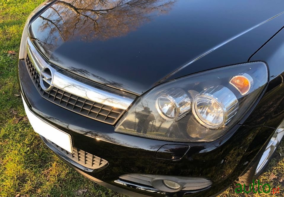 2007' Opel Astra Gtc photo #5