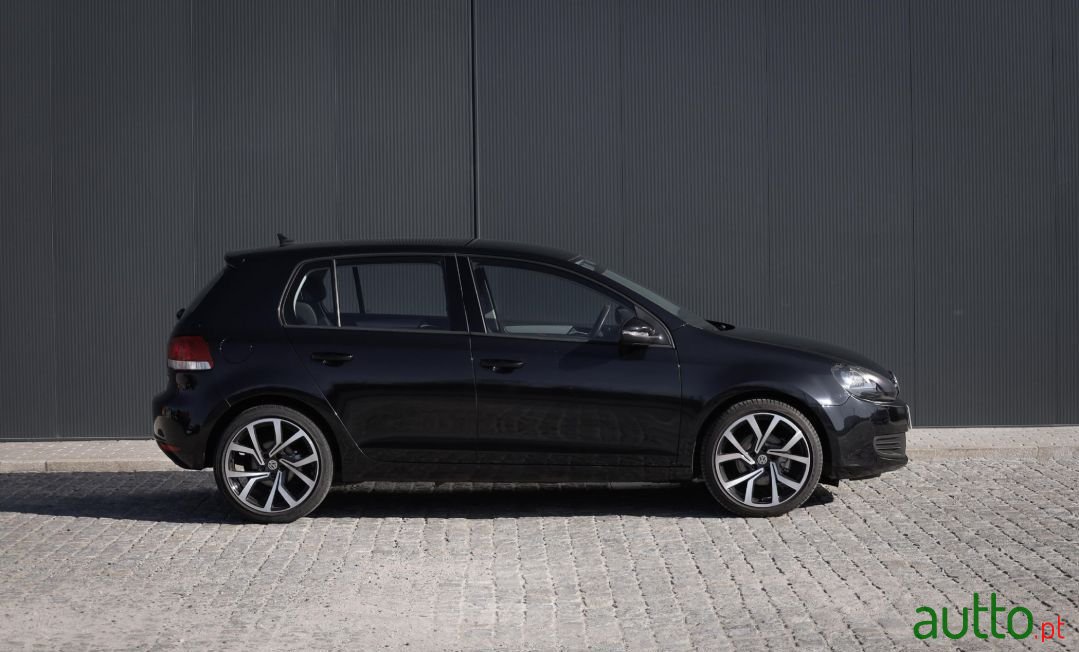 2012' Volkswagen Golf photo #3