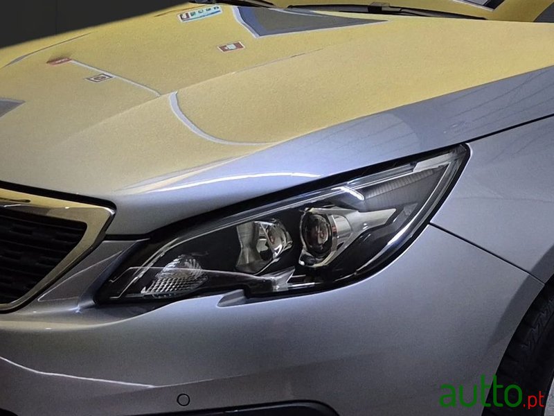 2019' Peugeot 308 photo #5