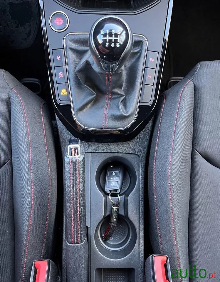 2018' SEAT Arona 1.6 Tdi Fr photo #4