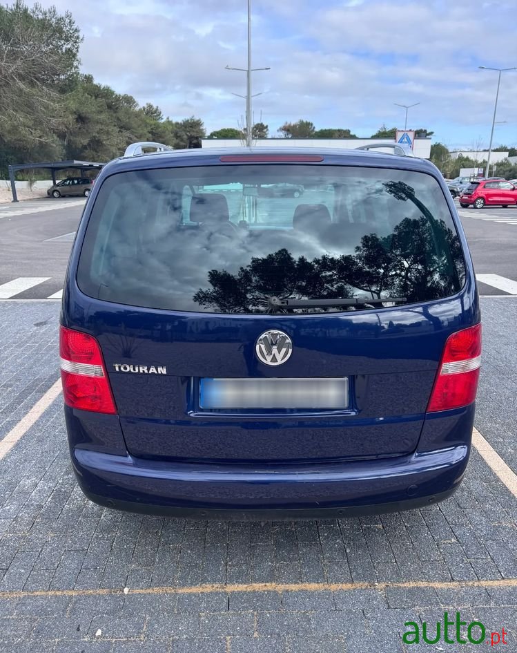 2004' Volkswagen Touran 2.0 Tdi Highline 7L photo #4