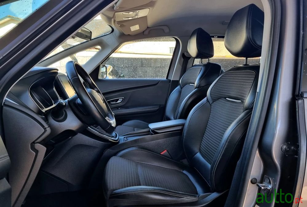 2017' Renault Grand Scenic photo #5