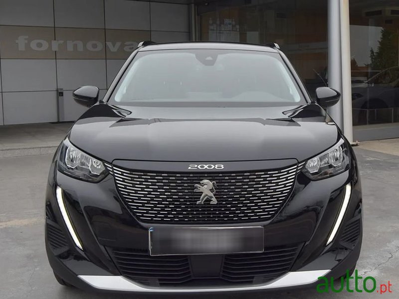 2022' Peugeot 2008 photo #2